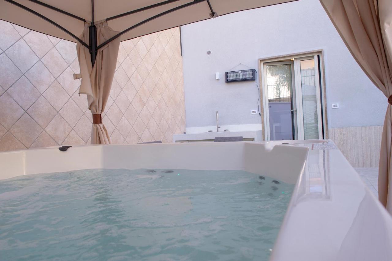 Joyce Luxury Suite モノーポリ エクステリア 写真